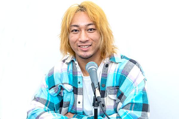 新日本プロレス マスターワト  YOH サイン入り色紙